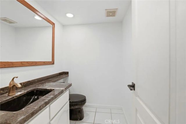 520 Lexington Court 103, Long Beach, CA 90803