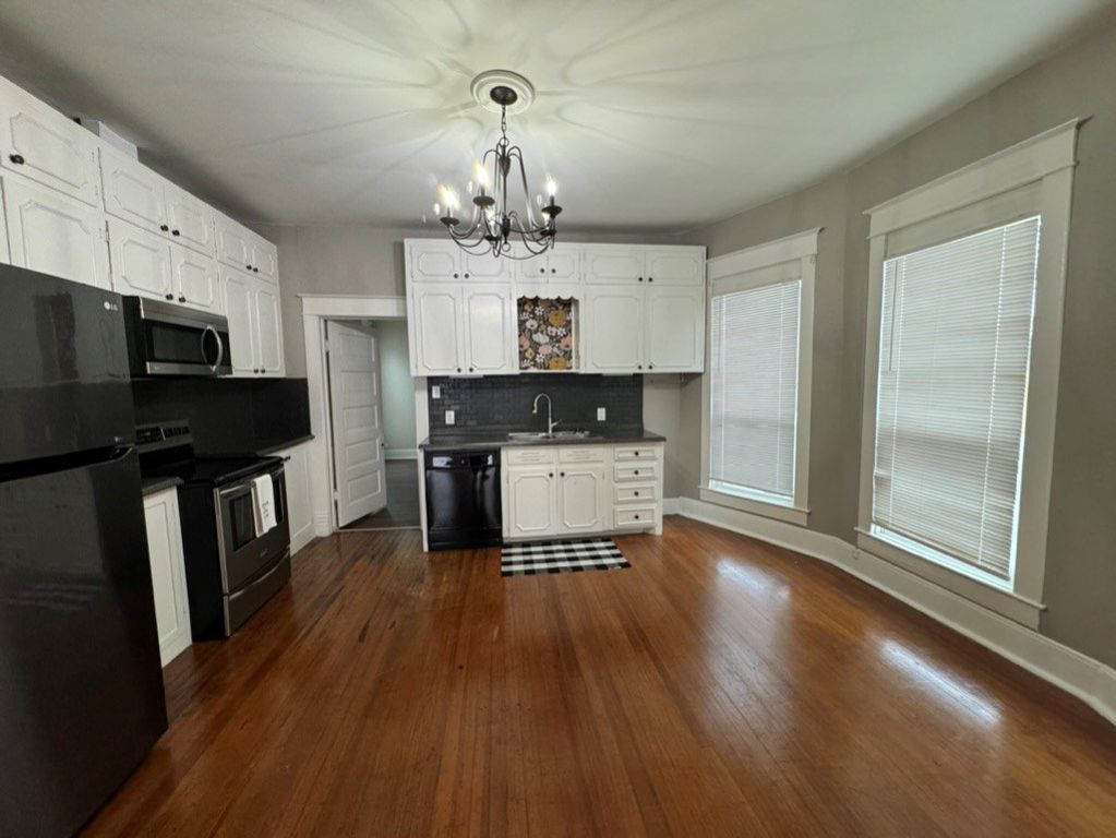 Image 11 of property listing at 1112 W Harris Ave, San Angelo, TX 76901