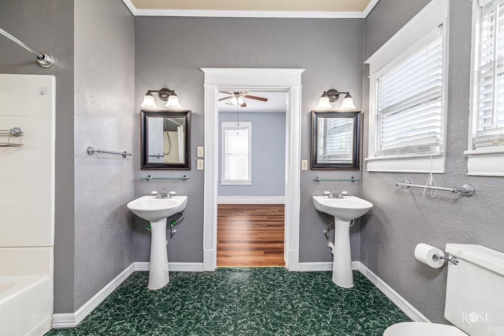 Image 51 of property listing at 1112 W Harris Ave, San Angelo, TX 76901