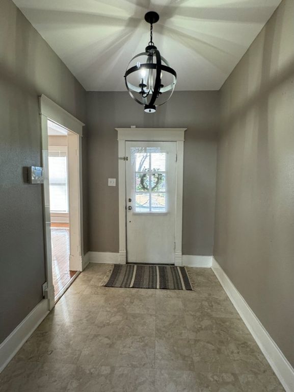 Image 6 of property listing at 1112 W Harris Ave, San Angelo, TX 76901