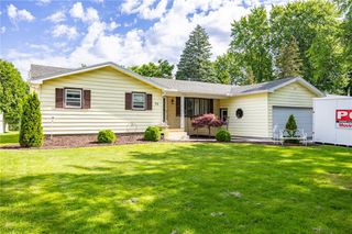 22 Glen Oaks Drive, Gates, NY 14624