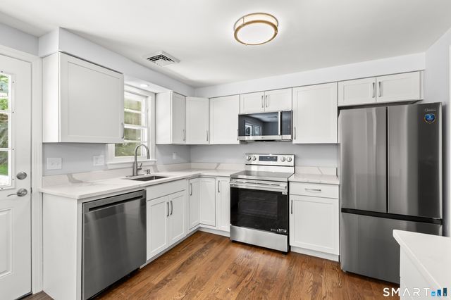 9 New Light Drive, Danbury, CT 06810