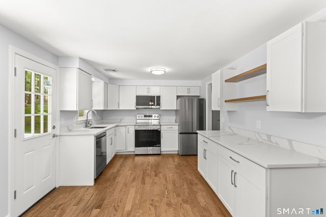 9 New Light Drive, Danbury, CT 06810