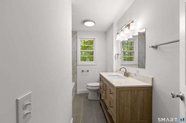 9 New Light Drive, Danbury, CT 06810