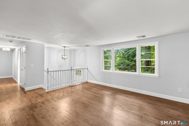 9 New Light Drive, Danbury, CT 06810