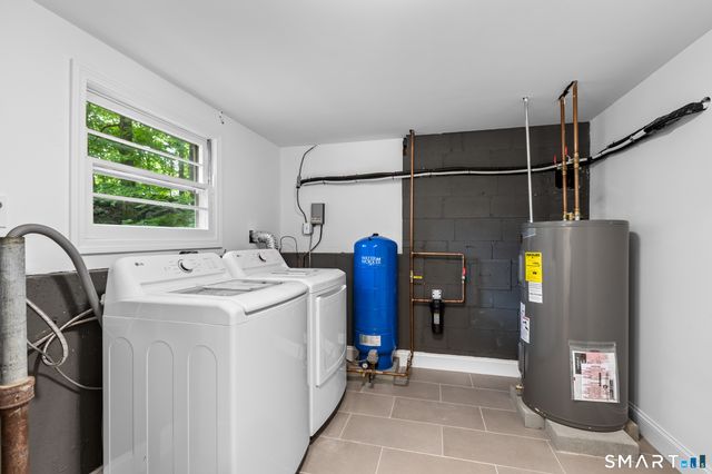9 New Light Drive, Danbury, CT 06810