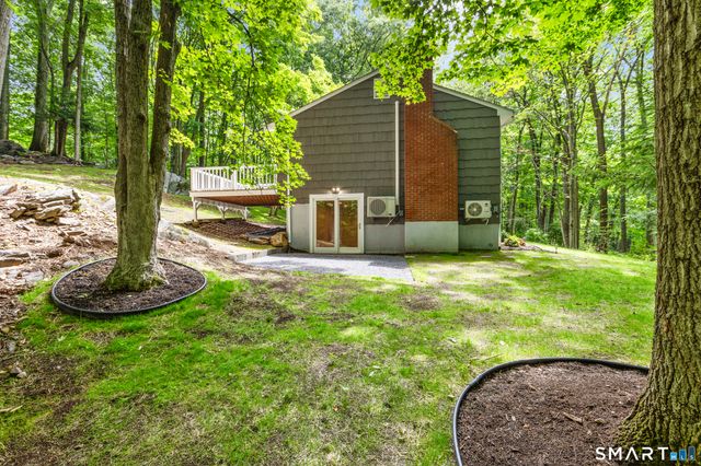 9 New Light Drive, Danbury, CT 06810