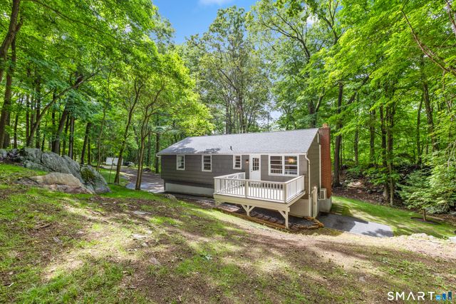 9 New Light Drive, Danbury, CT 06810