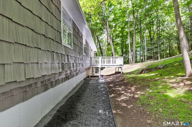 9 New Light Drive, Danbury, CT 06810