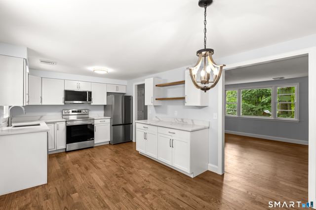 9 New Light Drive, Danbury, CT 06810