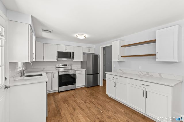 9 New Light Drive, Danbury, CT 06810