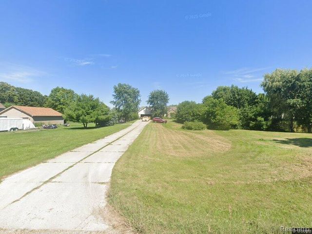 3932 Thomas Road, Oxford Charter Township, MI 48371