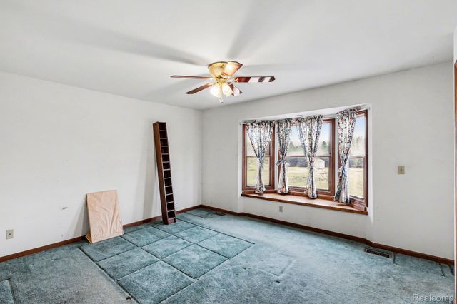 3932 Thomas Road, Oxford Charter Township, MI 48371