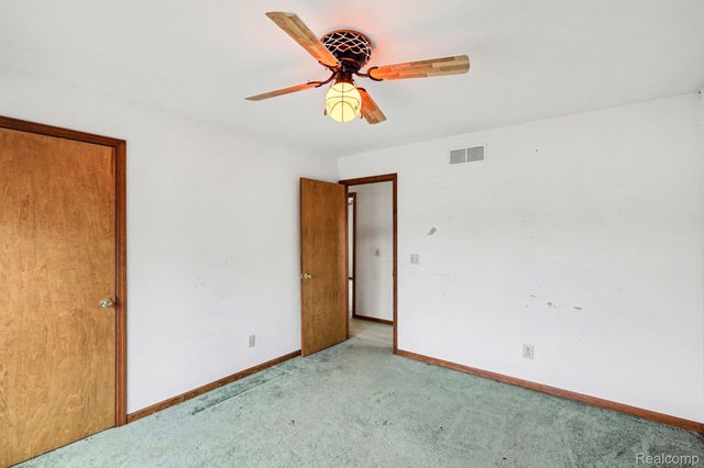 3932 Thomas Road, Oxford Charter Township, MI 48371