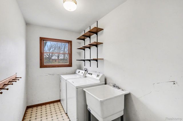 3932 Thomas Road, Oxford Charter Township, MI 48371