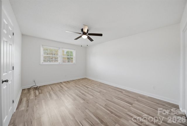 2315 29th Avenue Drive NE, Hickory, NC 28601
