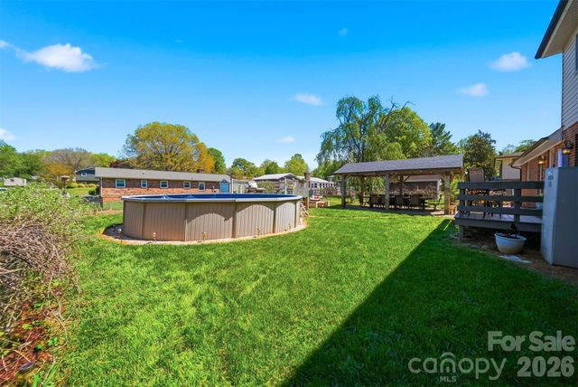 2315 29th Avenue Drive NE, Hickory, NC 28601