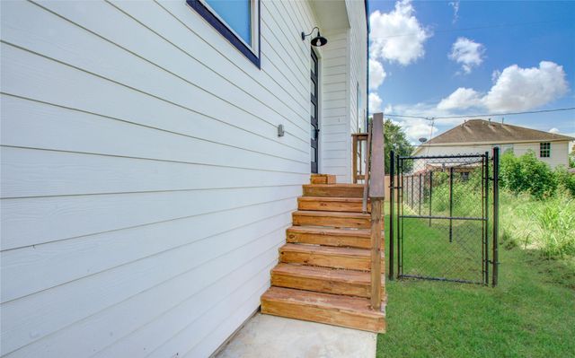 4916 Sunbeam Street, Houston, TX 77033