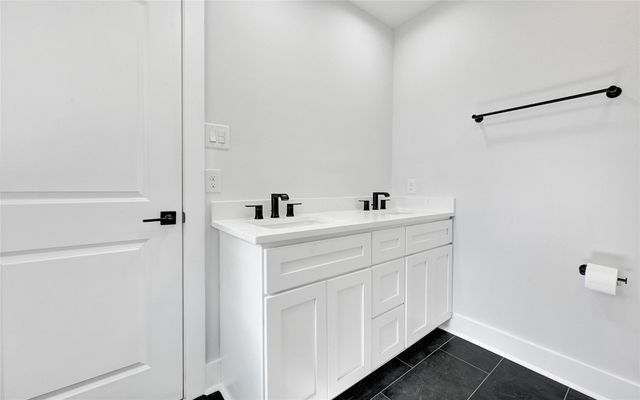 318 Shady Lake Drive, Houston, TX 77336