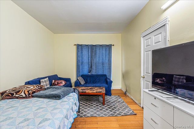 8921 129th Street, Richmond Hill, NY 11418