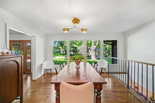 8500 Cherokee Lane, Leawood, KS 66206
