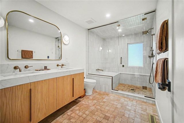 8500 Cherokee Lane, Leawood, KS 66206