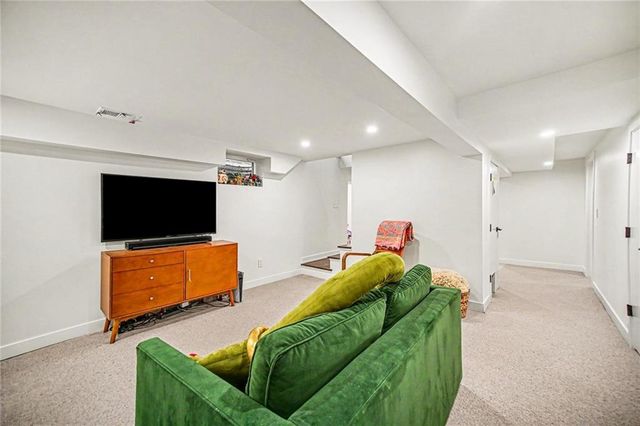 8500 Cherokee Lane, Leawood, KS 66206