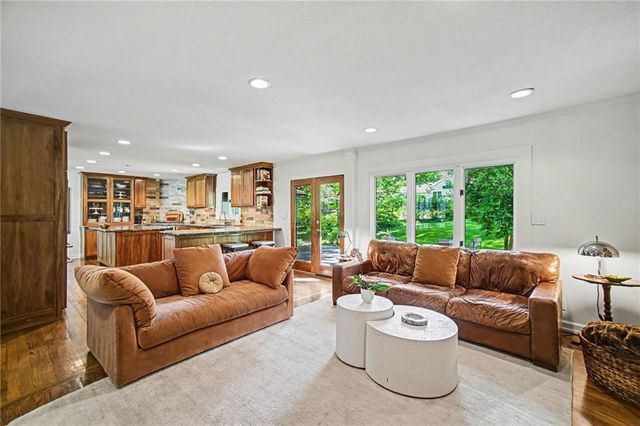 8500 Cherokee Lane, Leawood, KS 66206
