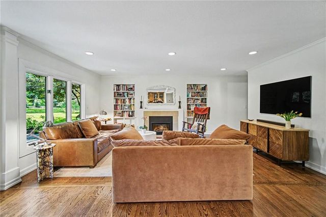 8500 Cherokee Lane, Leawood, KS 66206