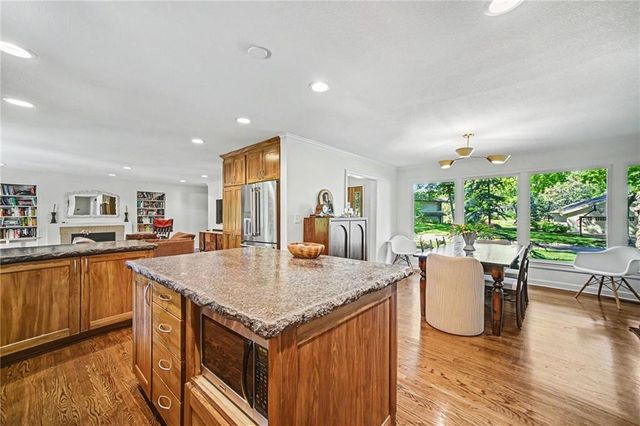 8500 Cherokee Lane, Leawood, KS 66206