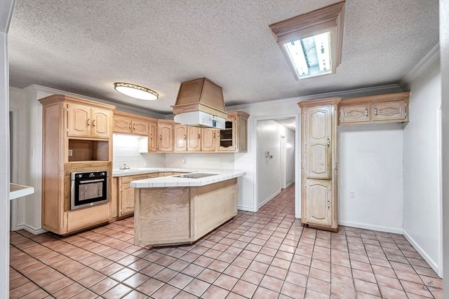 2415 11th St, Odessa, TX 79763