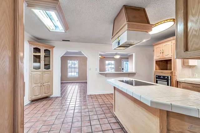 2415 11th St, Odessa, TX 79763