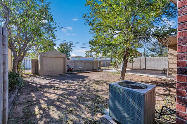 2415 11th St, Odessa, TX 79763
