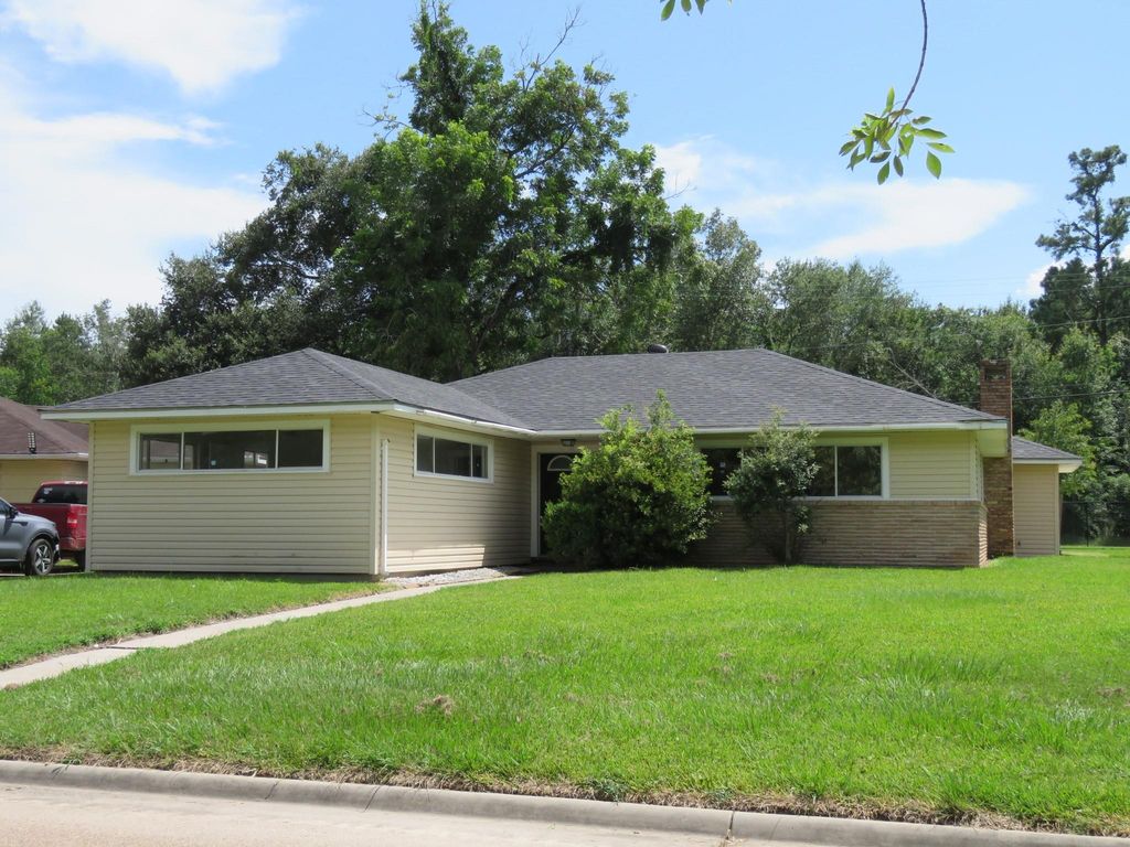 2313 Mckee Drive, Orange, TX 77630