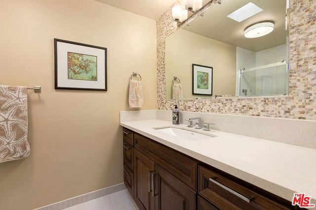 2223 S Bentley Avenue 202, Los Angeles, CA 90064