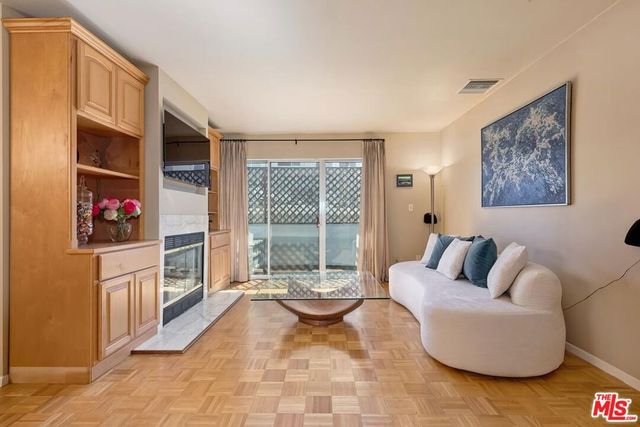 2223 S Bentley Avenue 202, Los Angeles, CA 90064