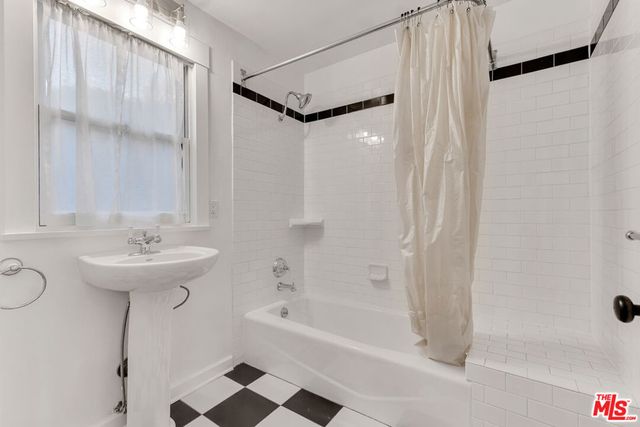 6117 Glen Holly Street, Los Angeles, CA 90068