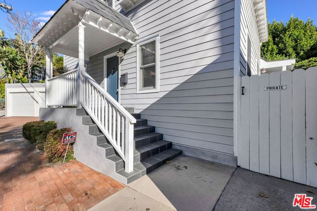 6117 Glen Holly Street, Los Angeles, CA 90068