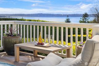 8429 NE 7th Street, Medina, WA 98039