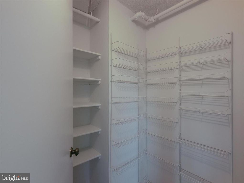Image 11 of property listing at 15115 INTERLACHEN DR #3-1012, Silver Spring, MD 20906