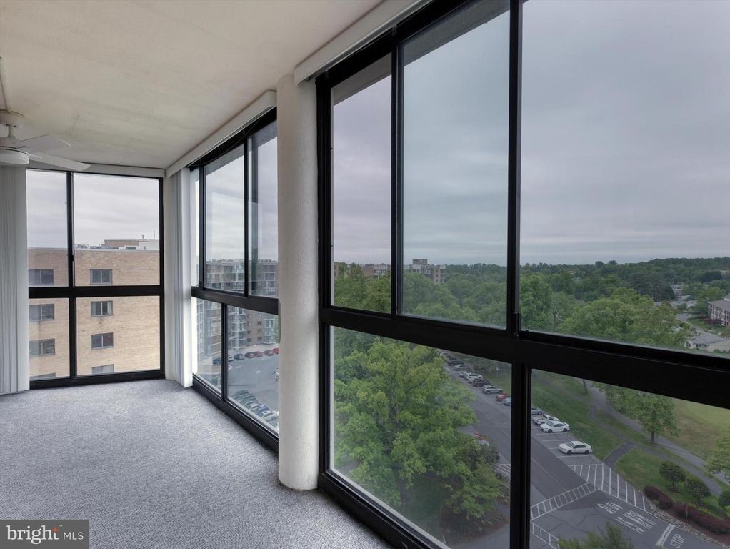 Image 22 of property listing at 15115 INTERLACHEN DR #3-1012, Silver Spring, MD 20906