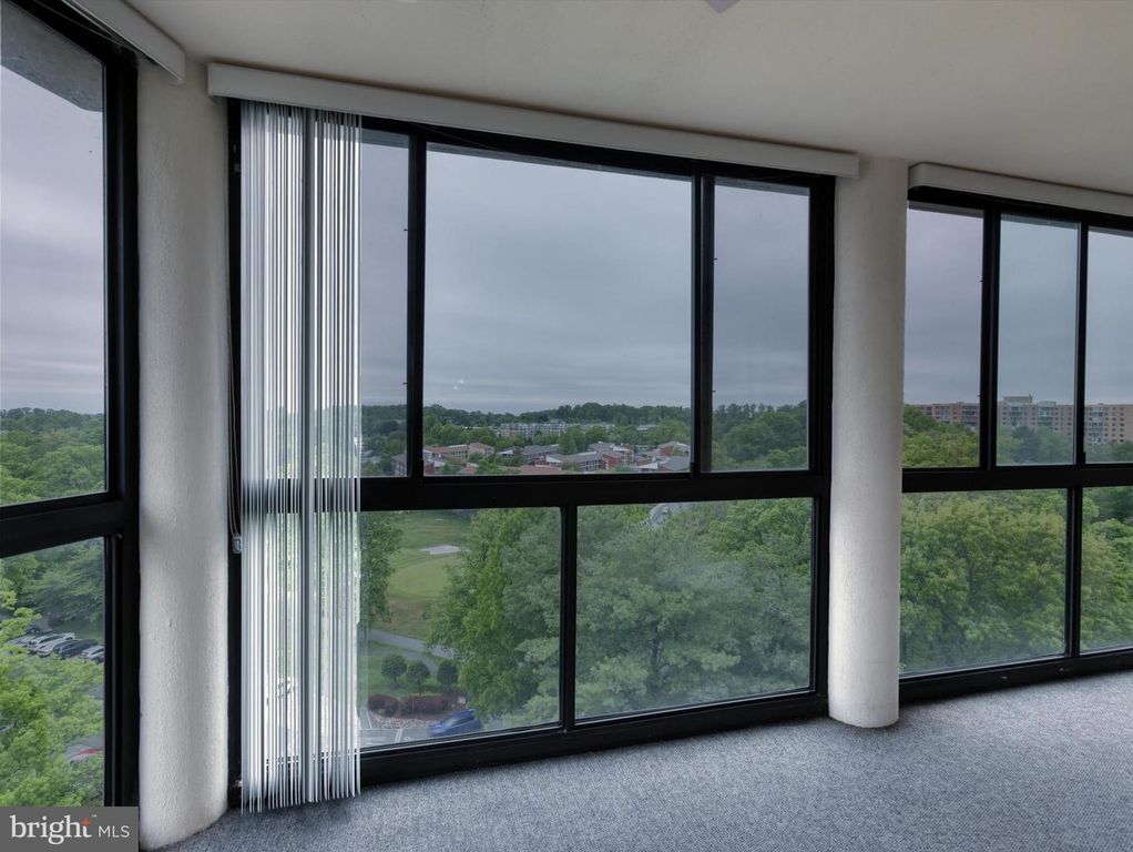 Image 25 of property listing at 15115 INTERLACHEN DR #3-1012, Silver Spring, MD 20906