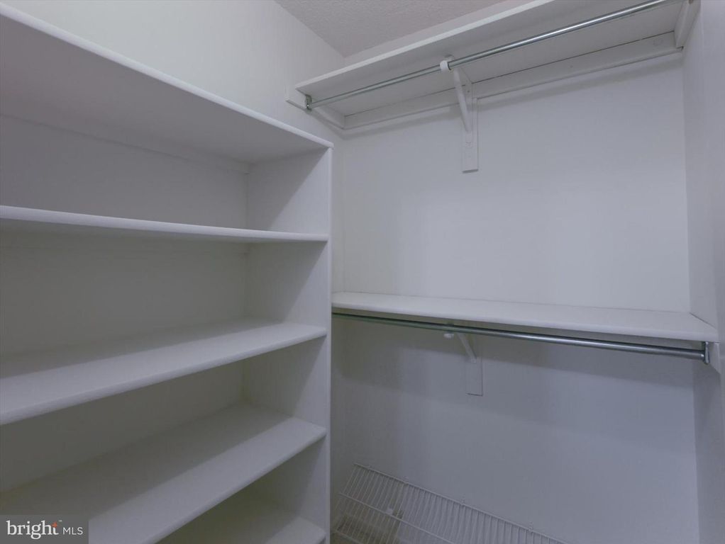 Image 28 of property listing at 15115 INTERLACHEN DR #3-1012, Silver Spring, MD 20906