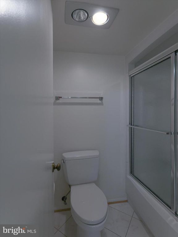 Image 35 of property listing at 15115 INTERLACHEN DR #3-1012, Silver Spring, MD 20906