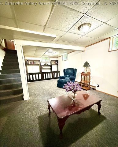 608 Granada Way, Charleston, WV 25304