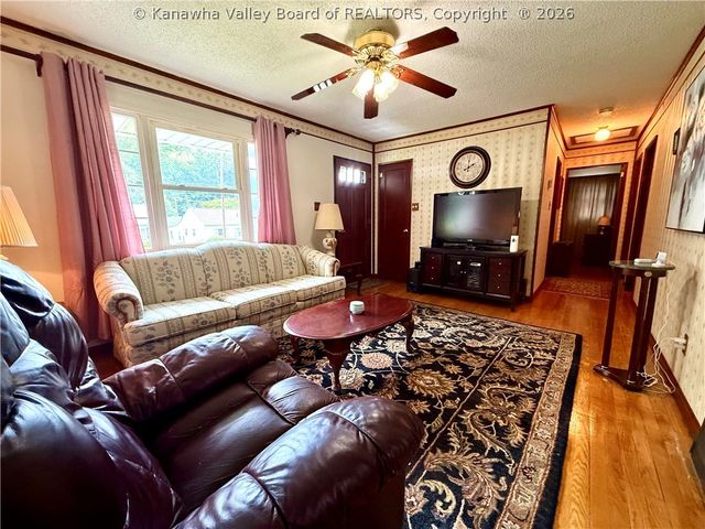 608 Granada Way, Charleston, WV 25304