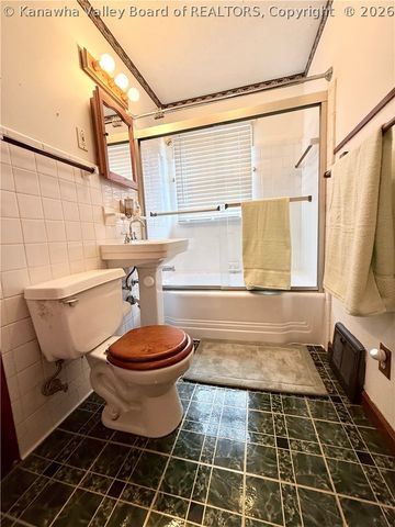 608 Granada Way, Charleston, WV 25304