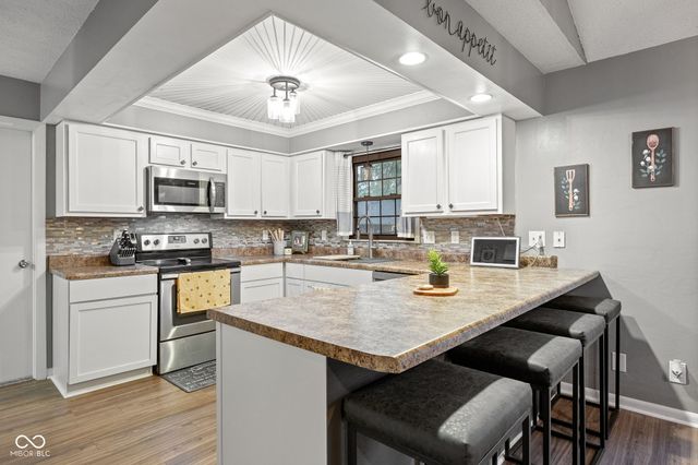 211 Hillview Drive, Jamestown, IN 46147