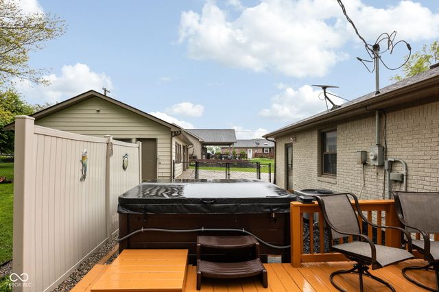 211 Hillview Drive, Jamestown, IN 46147