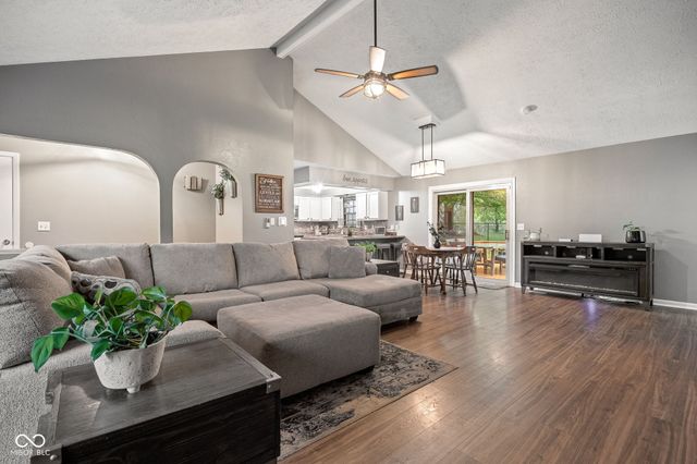 211 Hillview Drive, Jamestown, IN 46147